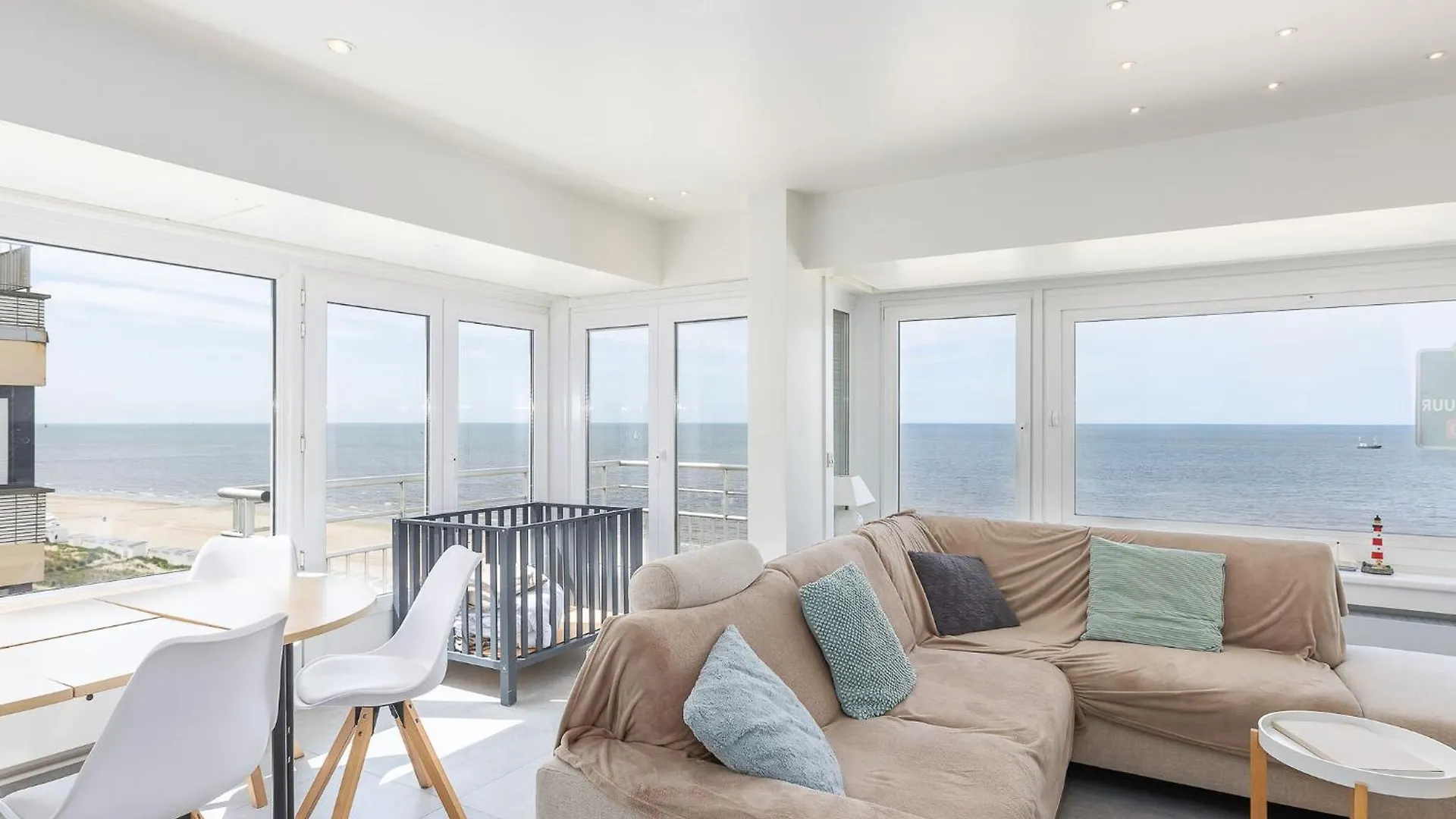 Apartment With Frontal Sea View Middelkerke