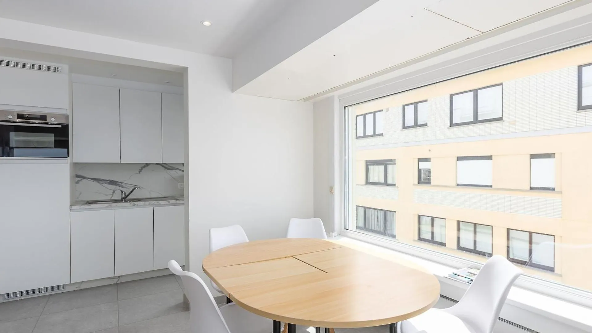 Apartment With Frontal Sea View Middelkerke