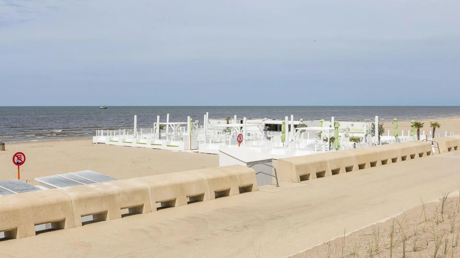 Apartment With Frontal Sea View Middelkerke Belgium