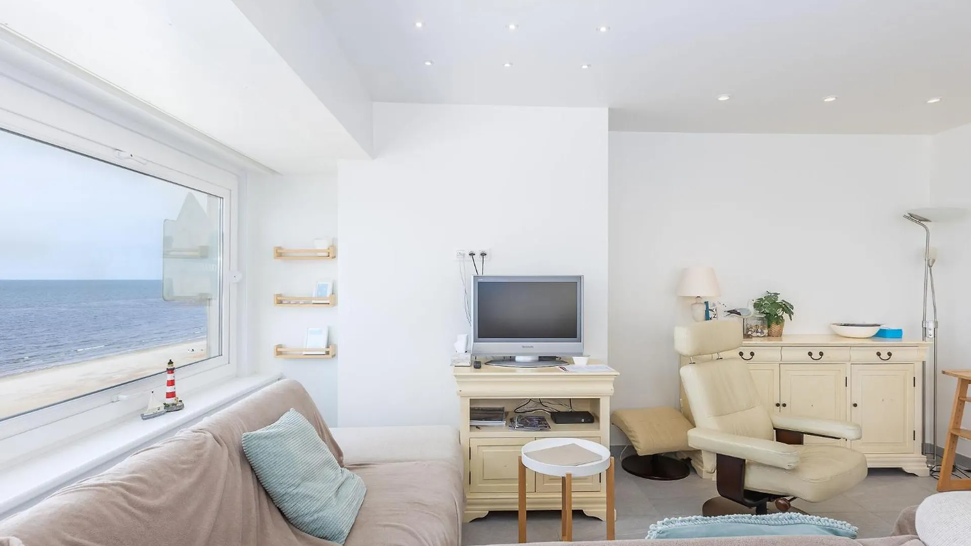 Apartment With Frontal Sea View Middelkerke