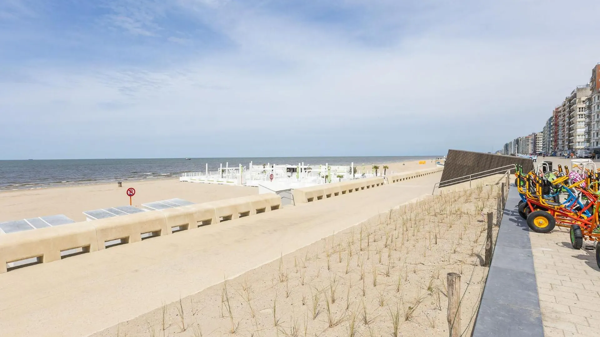Apartment With Frontal Sea View Middelkerke